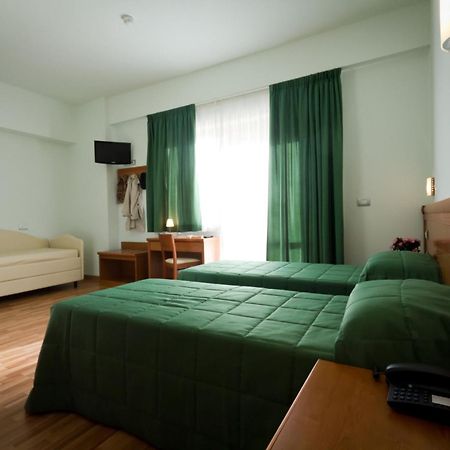 Hotel Donnini アッシジ エクステリア 写真
